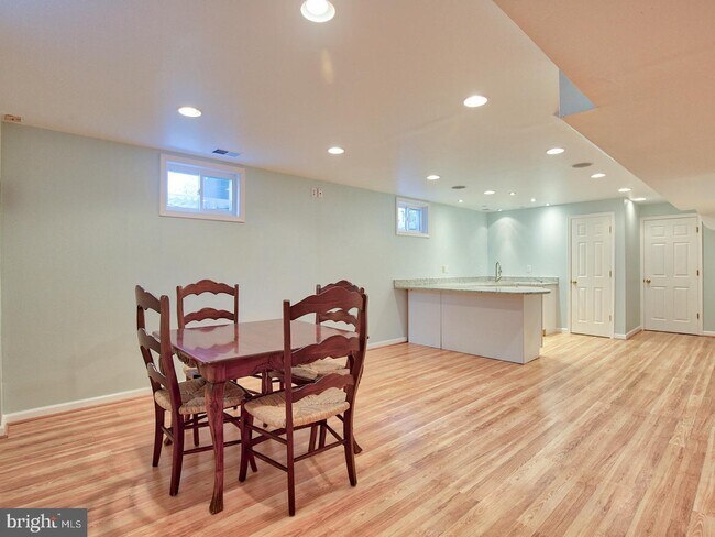Building Photo - 20594 Broadnax Pl