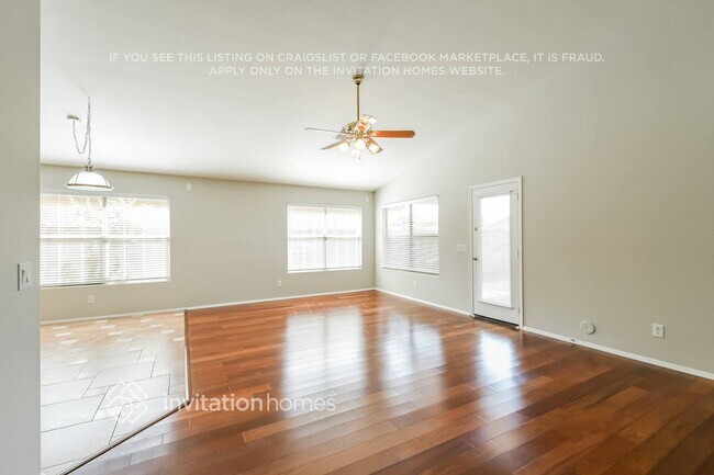 Foto del edificio - 10229 W Daley Ln
