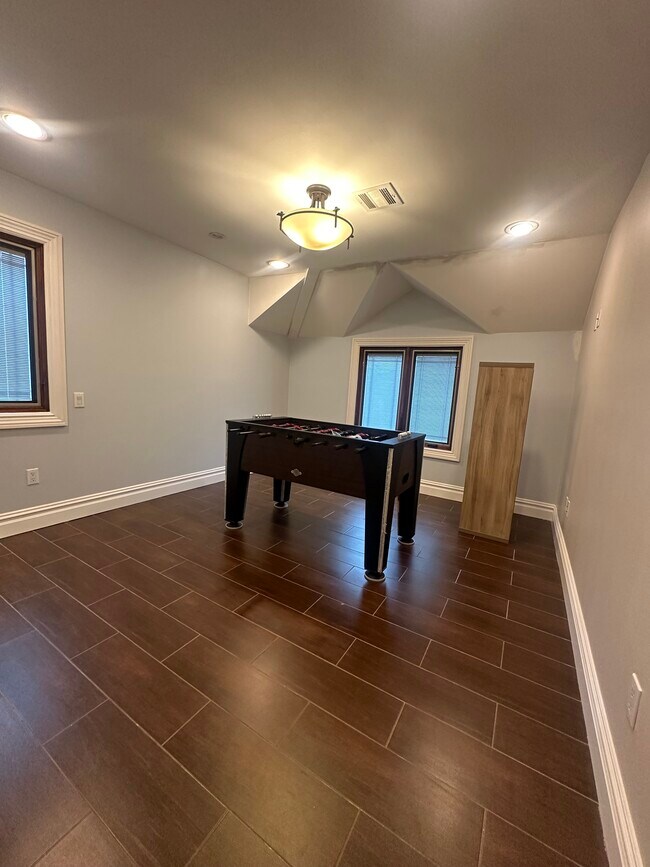 14521 22nd Ave Unit 2, Whitestone, NY 11357 Apartments in Whitestone