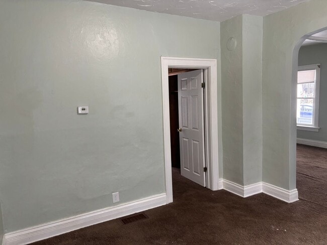 Building Photo - 1 Bedroom House with Loft