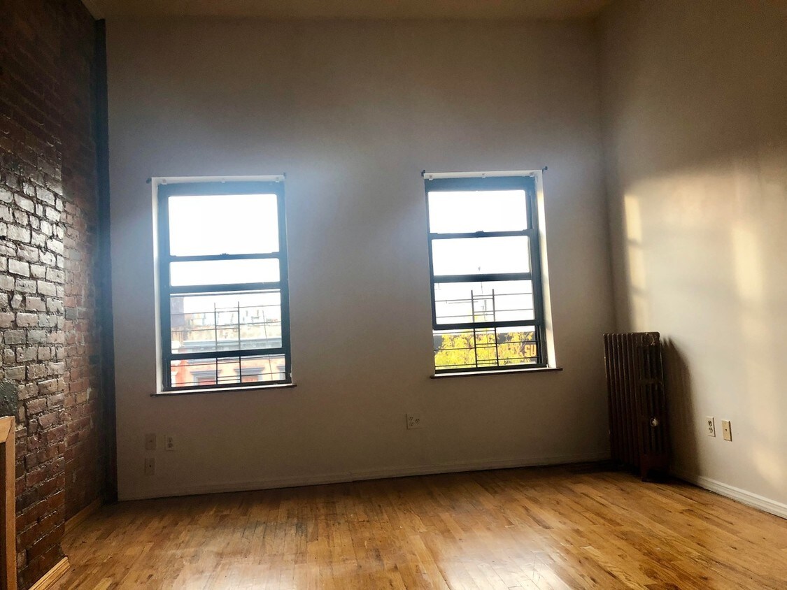 Foto del edificio - Prime 1 BED / 116th Street / $1,600