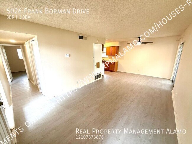 Foto del edificio - 5026 Frank Borman Dr