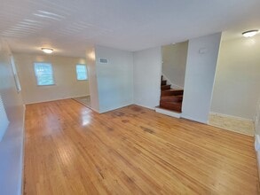 Building Photo - 2010 S Covell Ave