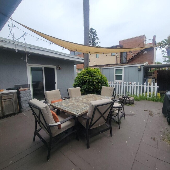 Building Photo - 3 Bedroom Beach Bungalow in Terra Mar Comm...