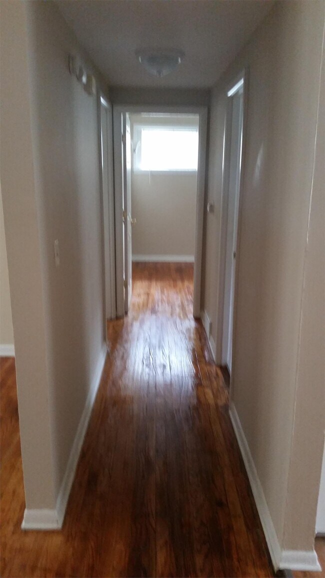 Building Photo - 1913 Montague St