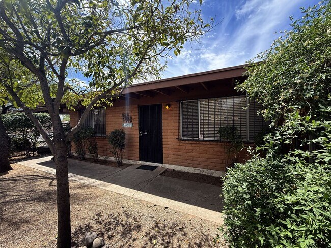 Foto del edificio - Available Now!