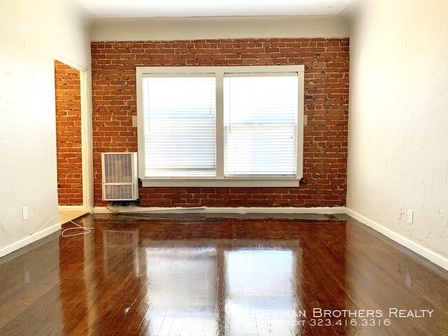 Building Photo - 713 S St Andrews Pl
