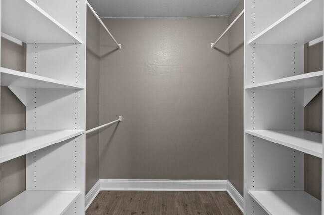 Building Photo - 5116 Canadian Ave