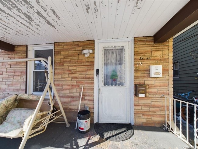 Building Photo - 19 William St