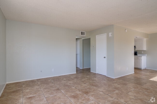 2BR, 1BA - 916SF - Living Room - Woodridge Manor