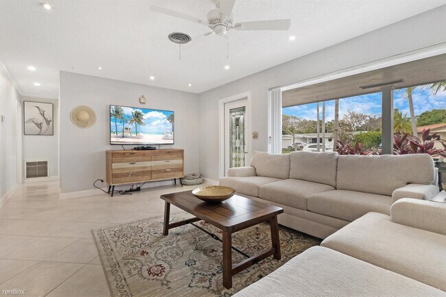 Foto del edificio - 3 br, 2 bath House - 2230 NE 62nd St