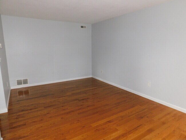 Foto del edificio - 547 Hilliard St
