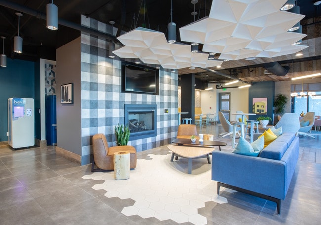 Photo - 511 Meeting Apartments