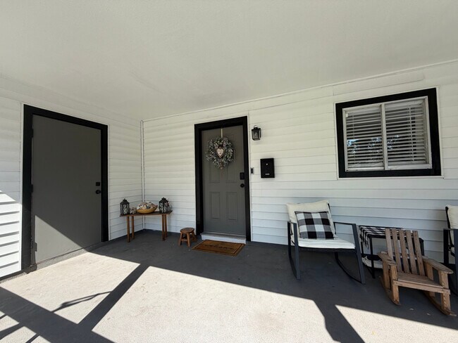 Foto del edificio - 611 16th Ave S