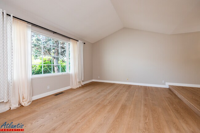 Building Photo - 297 San Moreno Pl