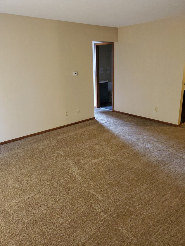 820 4TH ST Unit D, Bowling Green, OH 43402 820 4TH ST Bowling Green