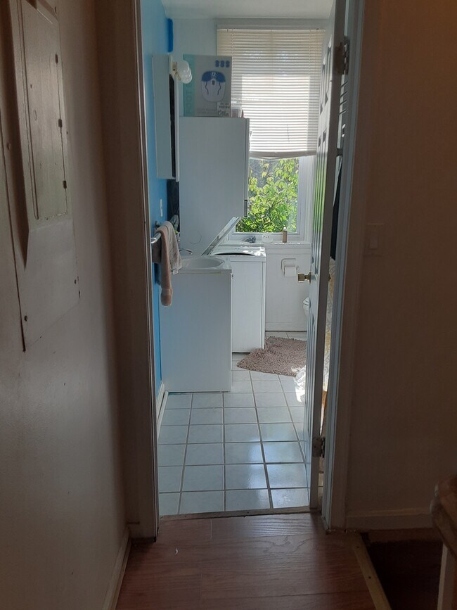Upstairs Bathroom with STACKABLE WASHER & DRYER - 1330 10th St NW