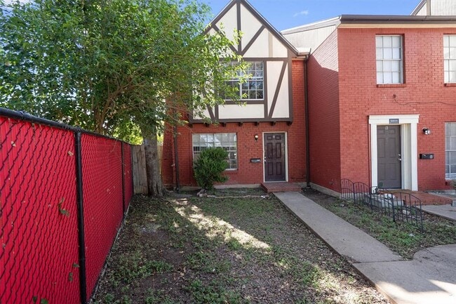 Building Photo - 5800 Belmoor Dr