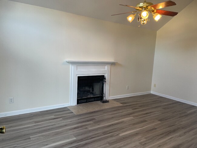 Building Photo - 7809 Lumberton Rd