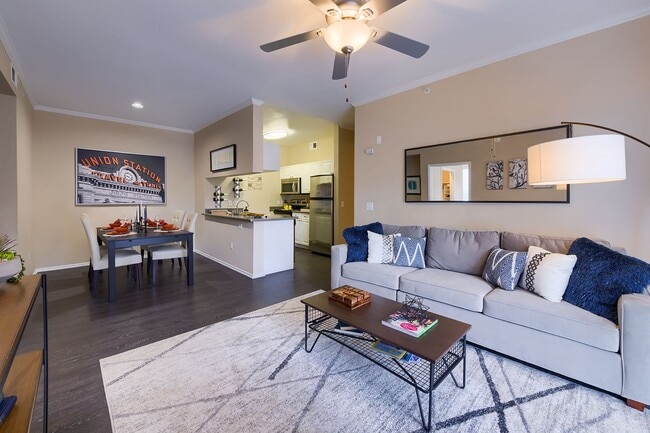 Building Photo - Whisper Creek