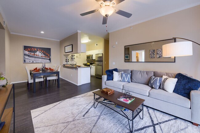 Building Photo - Whisper Creek