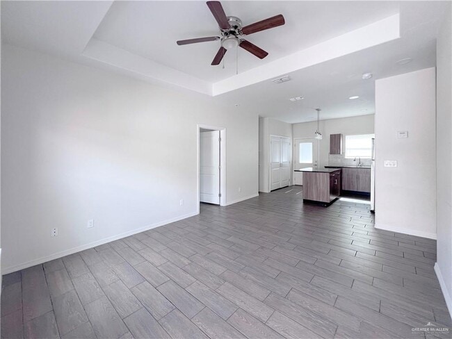 Building Photo - 1609 W Cortlandt St