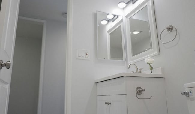 Foto del edificio - 620 W Hyde Park Blvd