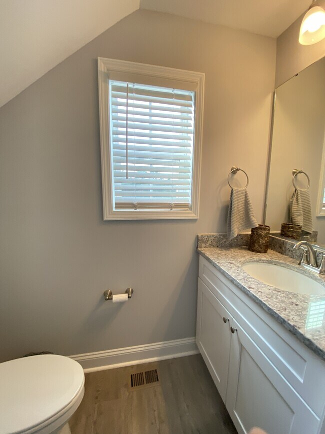 Foto del edificio - 900 Allstar Ave