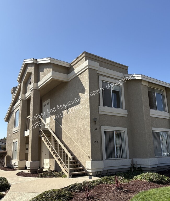 Building Photo - 162 Goodwin Rd