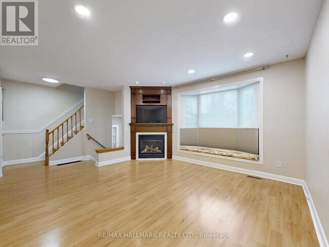 Building Photo - 142 Barber Greene Rd