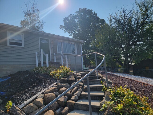 Building Photo - 509 Virginia Ave