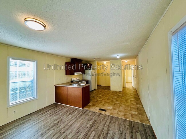 Foto del edificio - 9765 Old Mill Rd NE