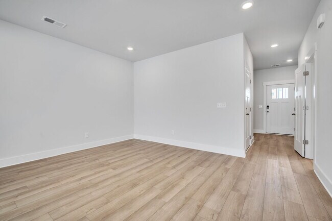 Building Photo - 1509 Rivermeade Dr