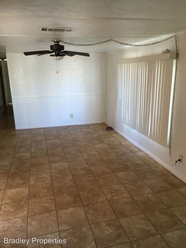 Foto del edificio - 295 Valerie Ln