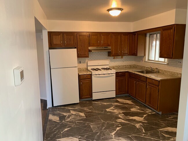 Kitchen - 1431 E 68th St