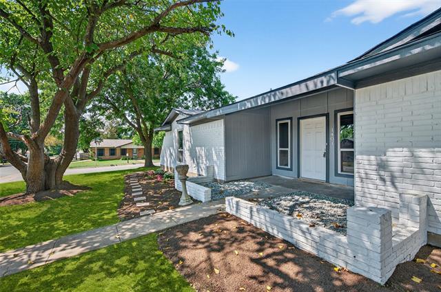 Building Photo - 1401 La Salle Dr