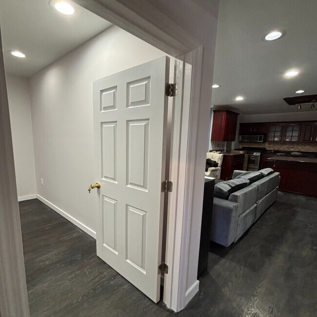 Foto del edificio - 25 Gelston Ave