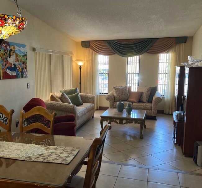 Foto del edificio - 18839 NW 64th Ct