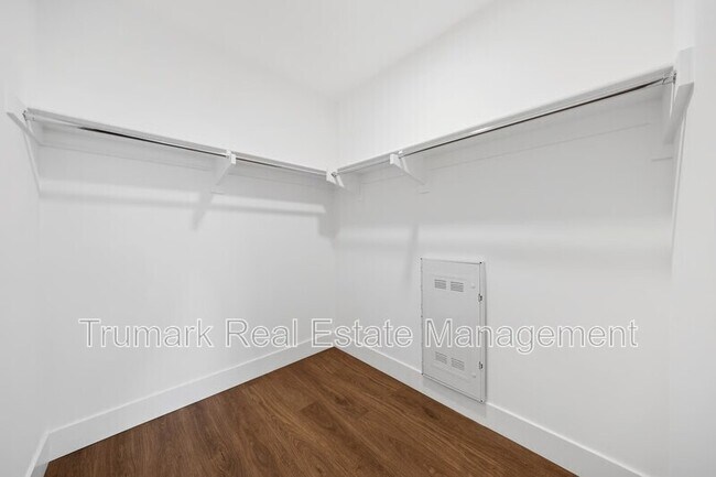Building Photo - 218 N El Molino Ave