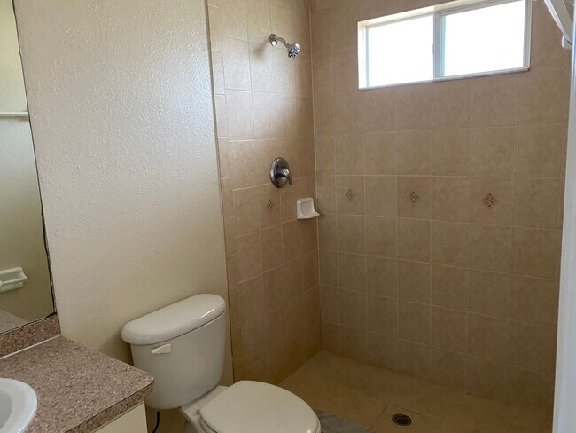 Foto del edificio - 1416-1418 W 12th St