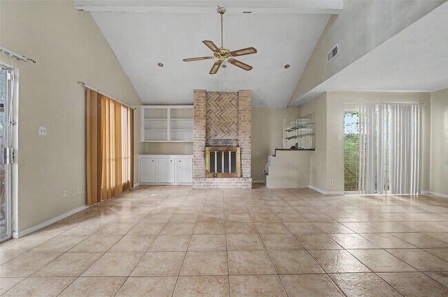 Foto del edificio - 13119 Hollowcreek Park Dr