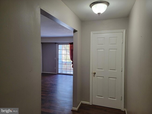 Building Photo - 9220 Niki Pl