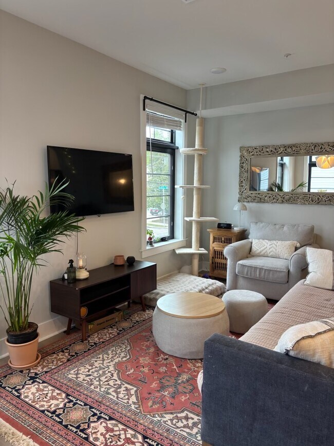 Foto del edificio - 7521 Ridge Ave