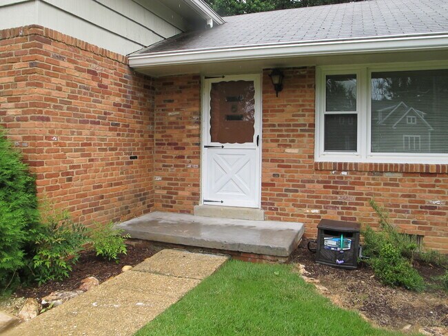 Building Photo - 1115 Westbriar Ct NE