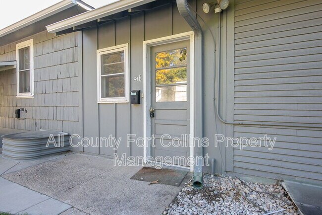 Foto del edificio - 224 1/2 S. Loomis Ave