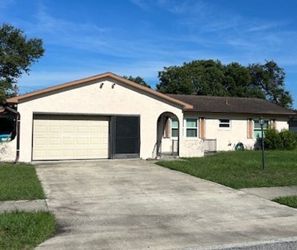 Primary Photo - 3 bedroom, 2 bath home