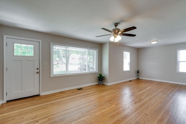Photo - 3 BR 1 BA for Rent - 37415 House