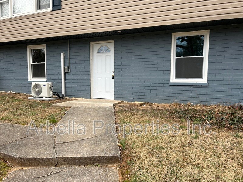 Primary Photo - 2303 Abbott Dr