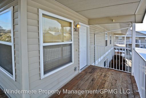 Foto del edificio - 8875 W Irving St