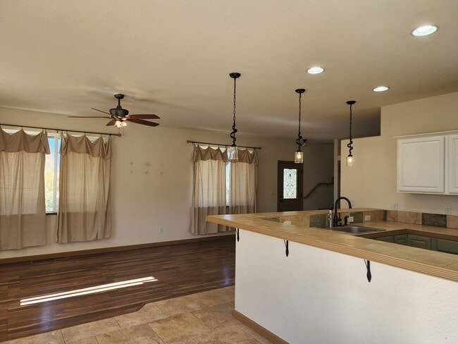 Foto del edificio - 2185 Quail Valley Ln